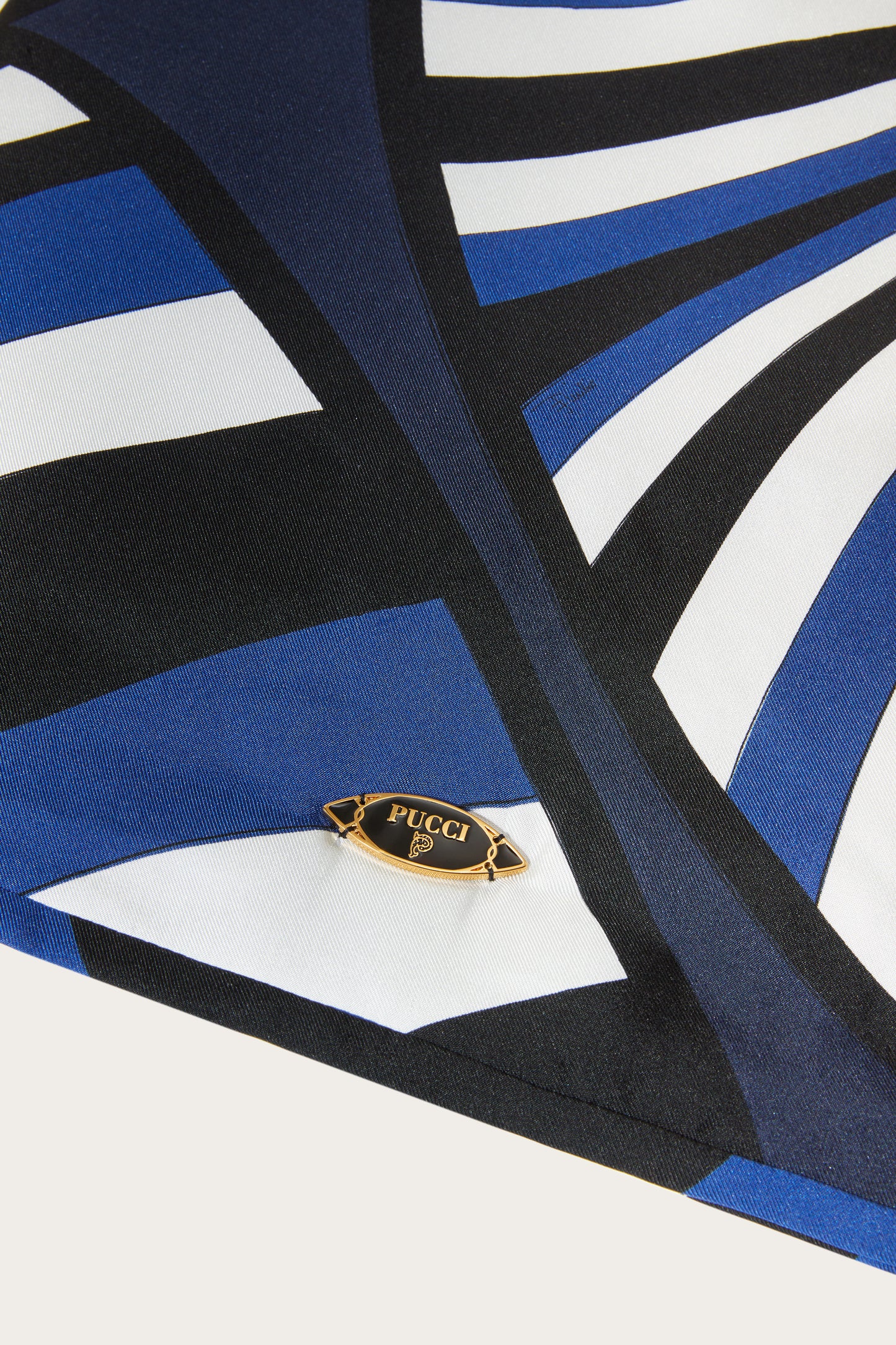 Iride-Print Silk-Twill Snood View 3 - Pucci