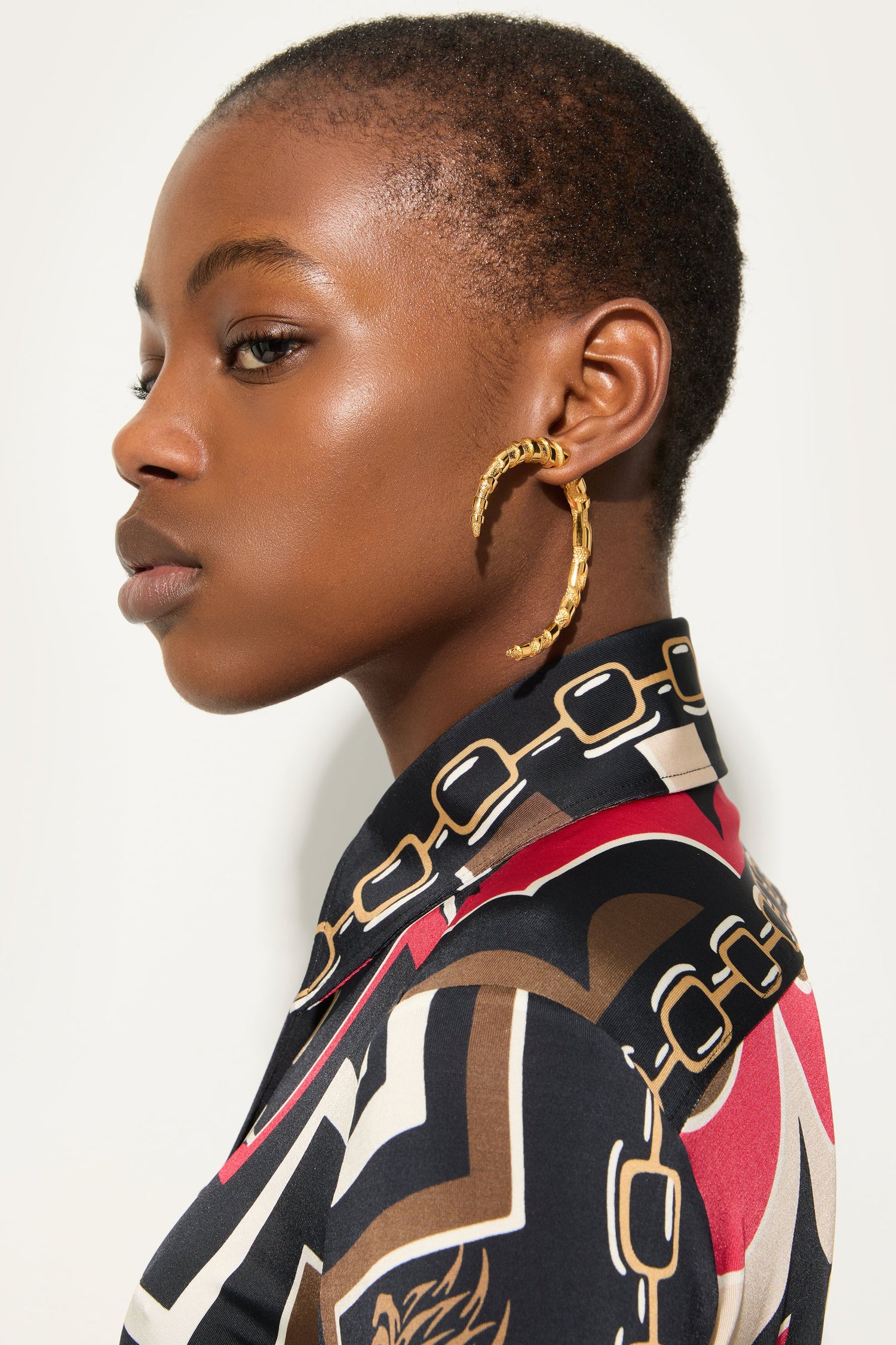 Horn Earring with Marmo Texture