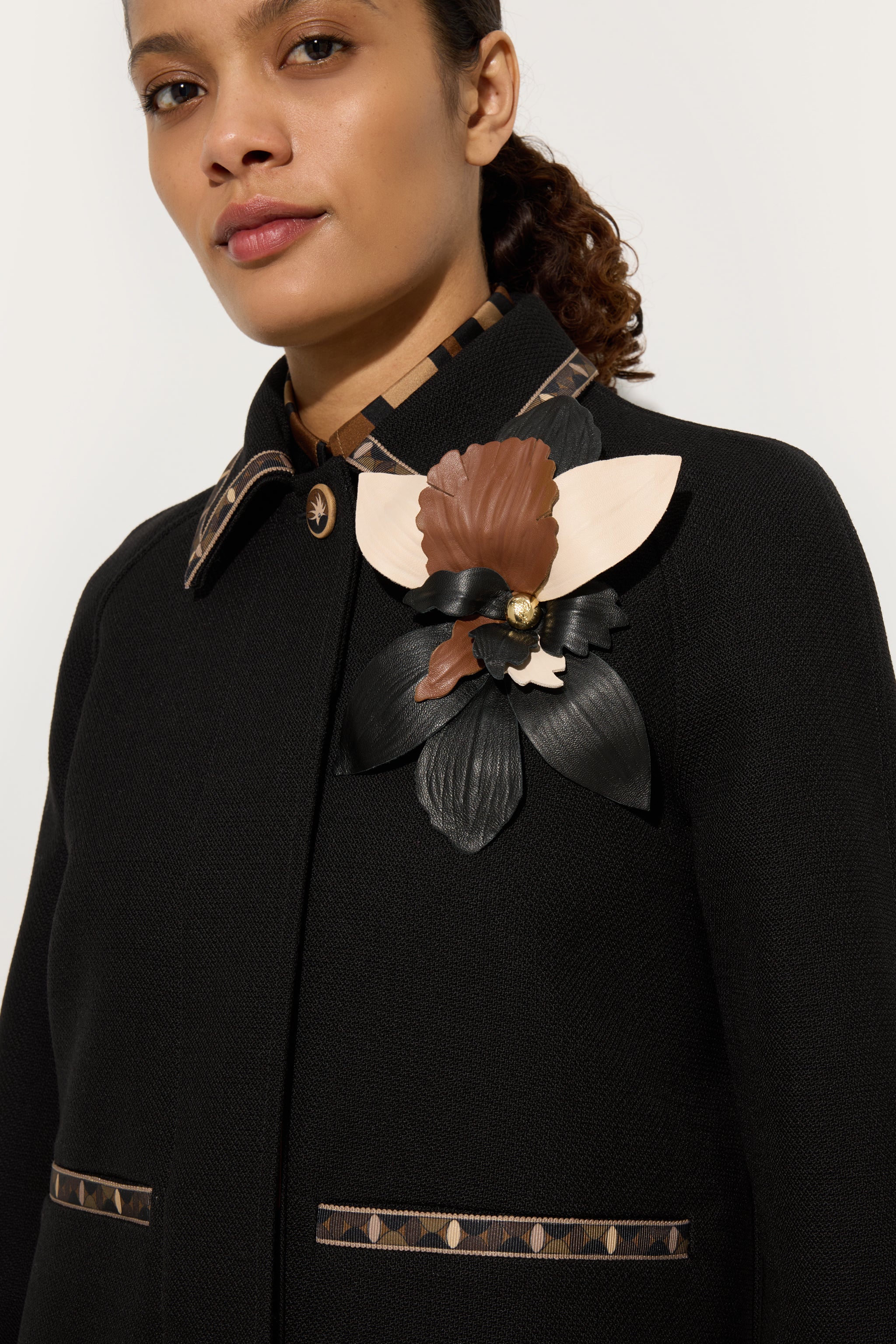 アクセサリー pucci Leather Flower Brooch – PUCCI