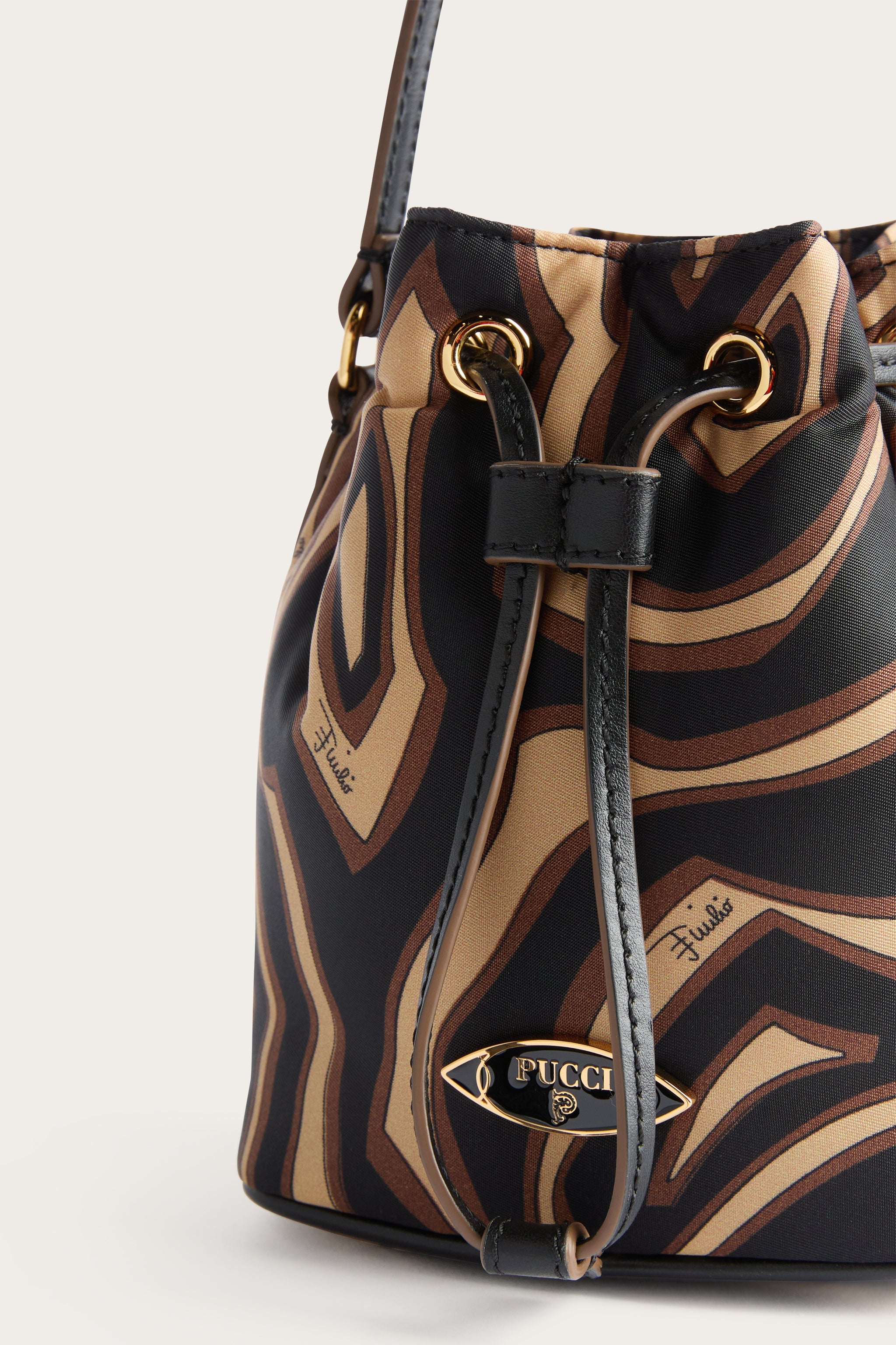 Yummy Bucket Bag – PUCCI