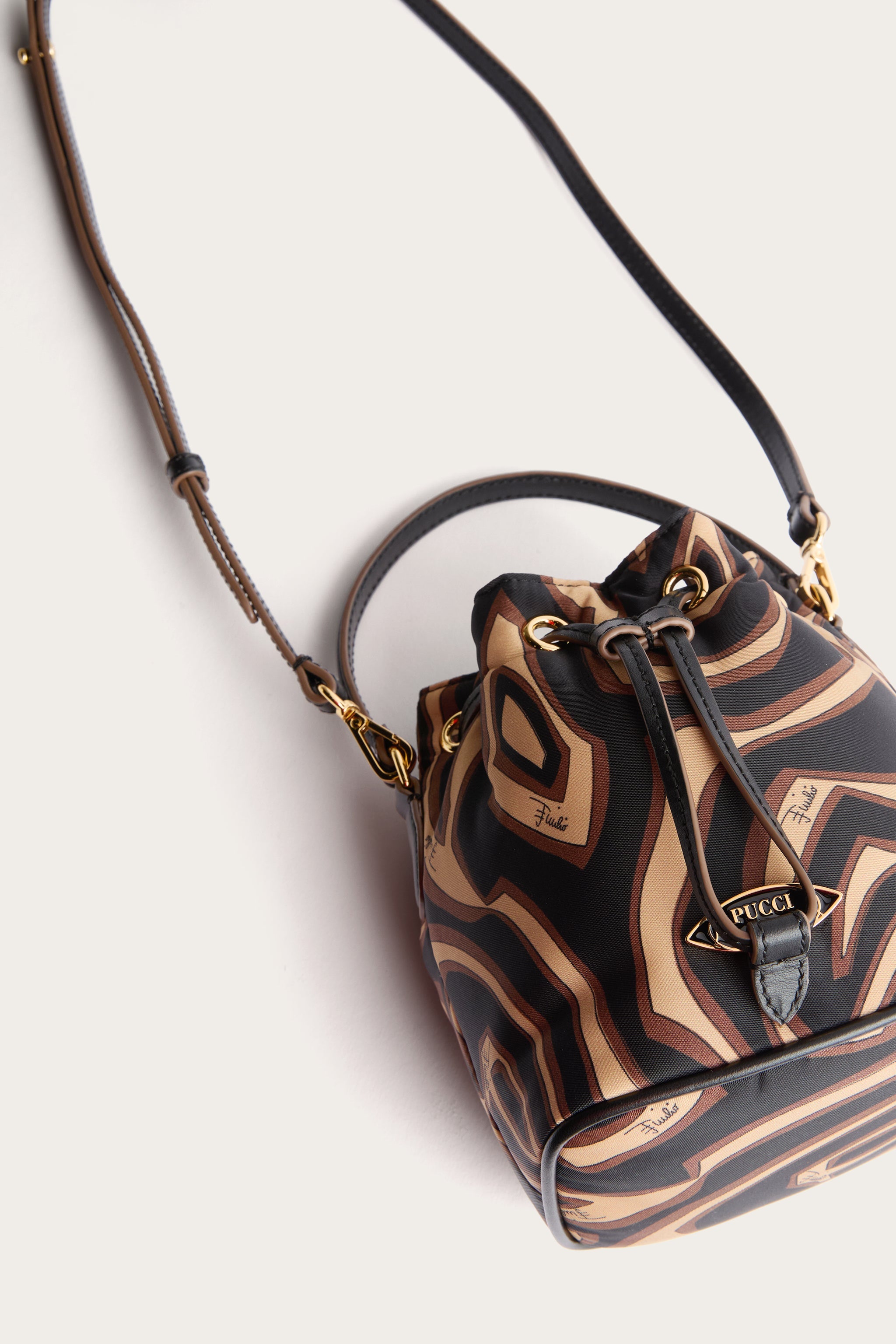 Yummy Bucket Bag – PUCCI