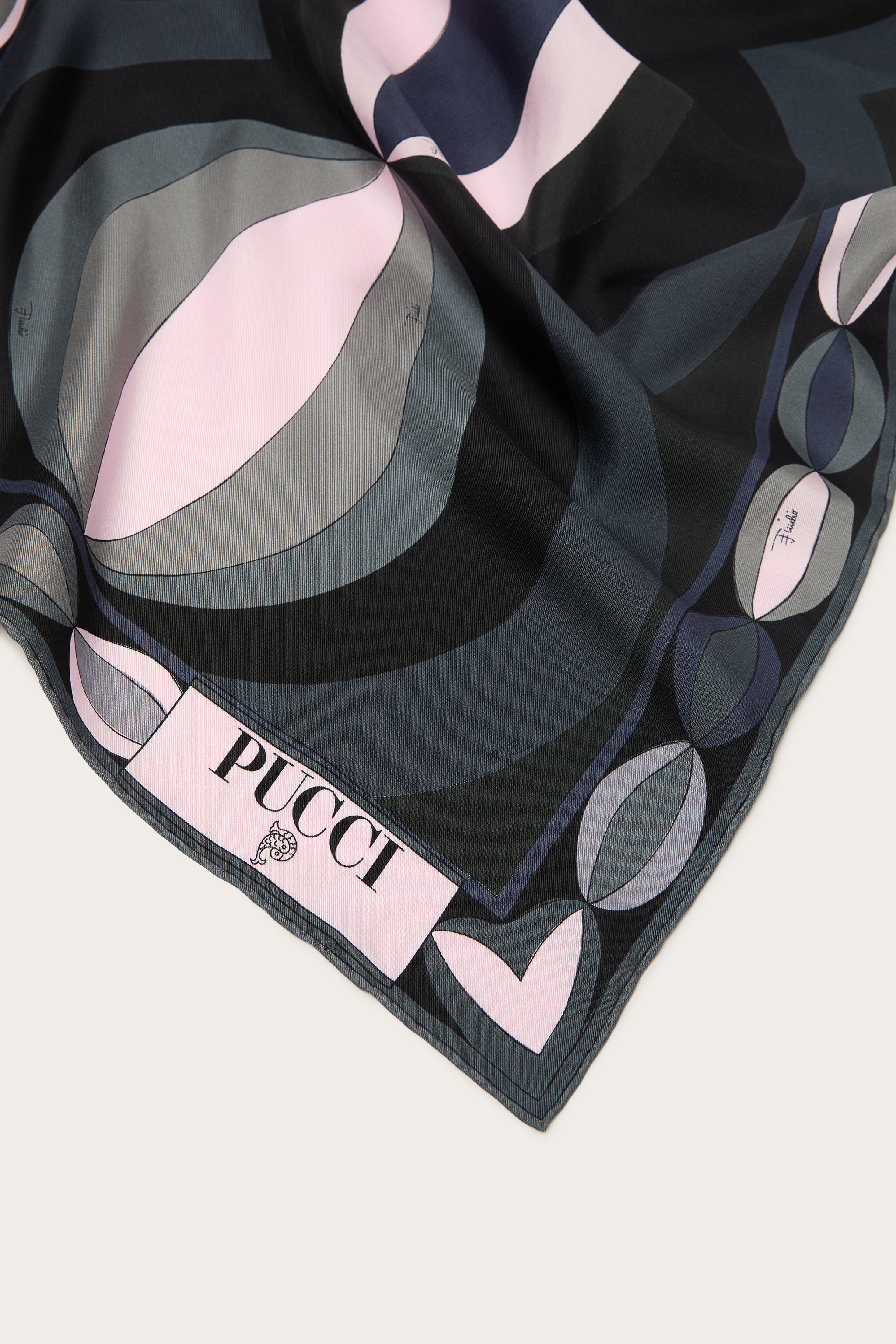 #PUCCI カットソー 40 ウールxシルク  美品 Collane Print Silk Twill Scarf – PUCCI Online Store