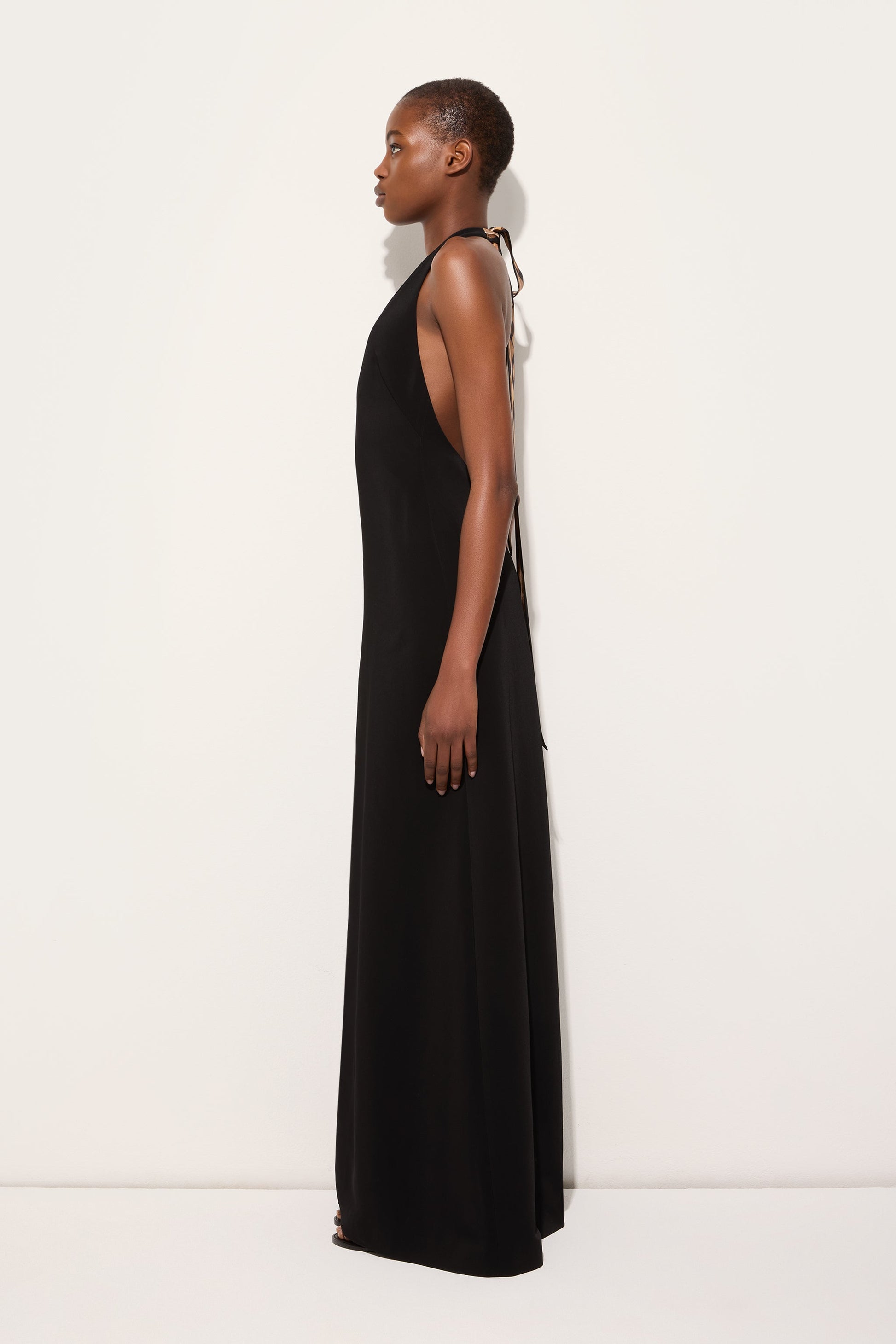 Pucci - Long Dress with V Neck and Slit - Size: 42 - Nero Pucci - Long Dress with V Neck and Slit - Size: 42 - Nero