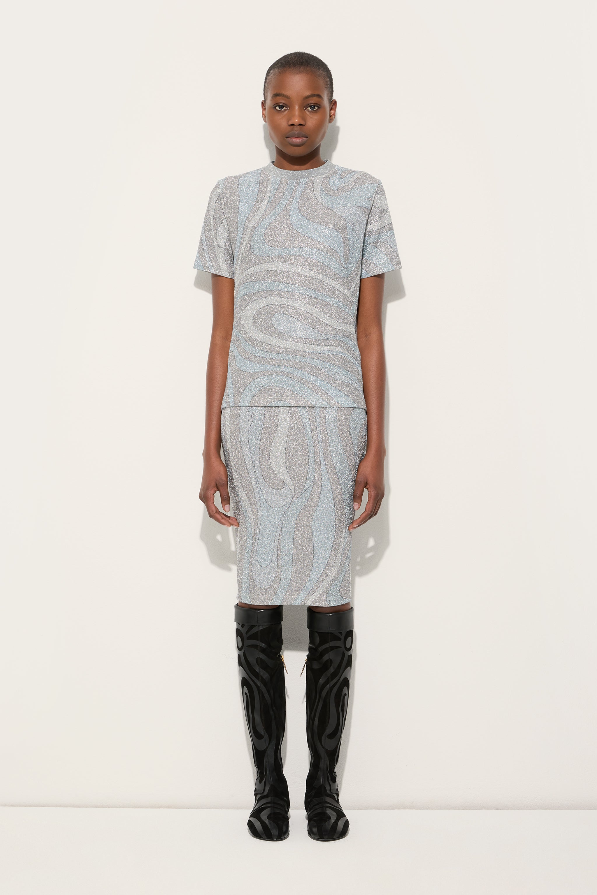 トップス pucci T-shirt for women – colourful contemporary styles