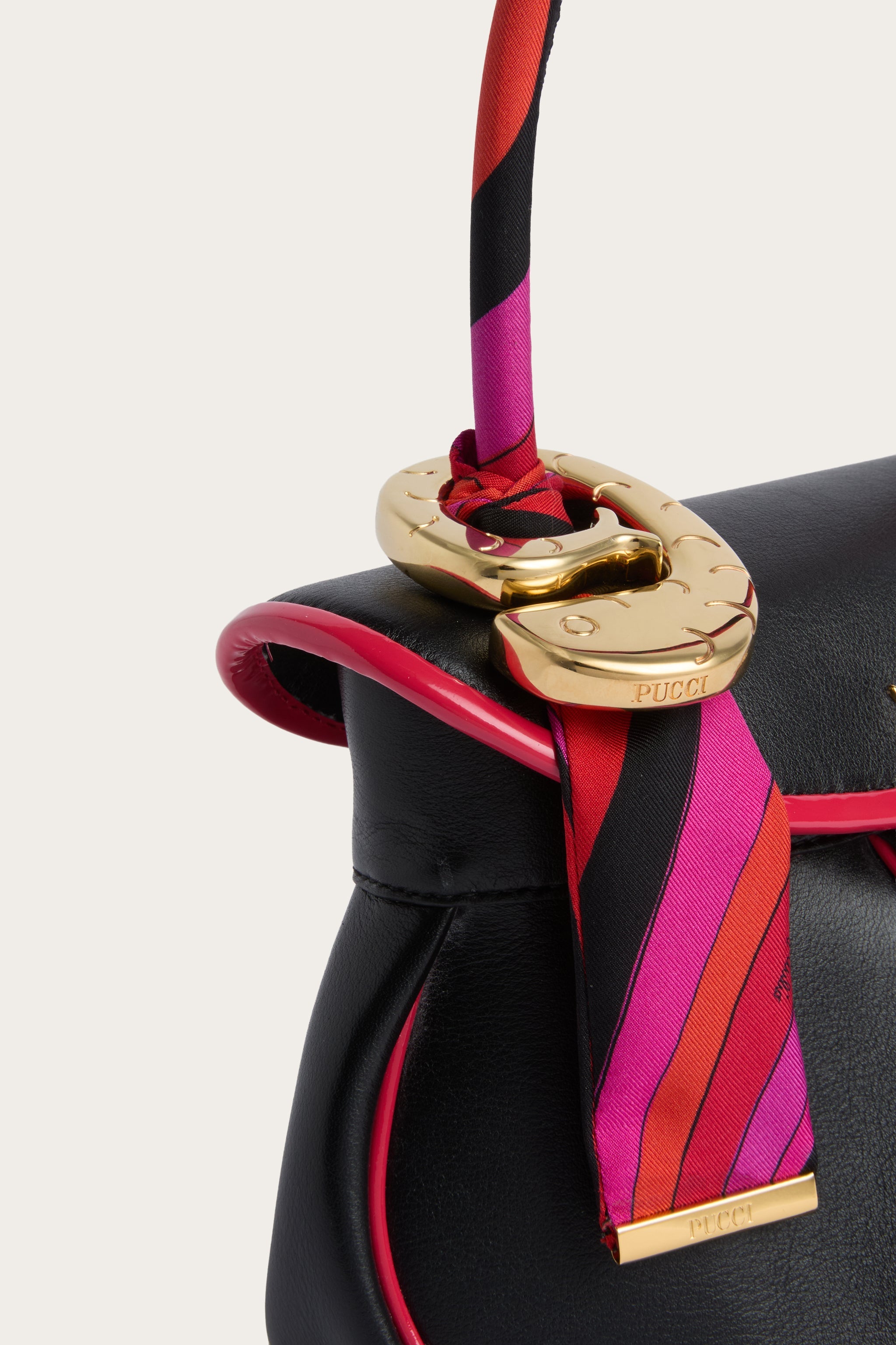 Fish Bag Holder – PUCCI