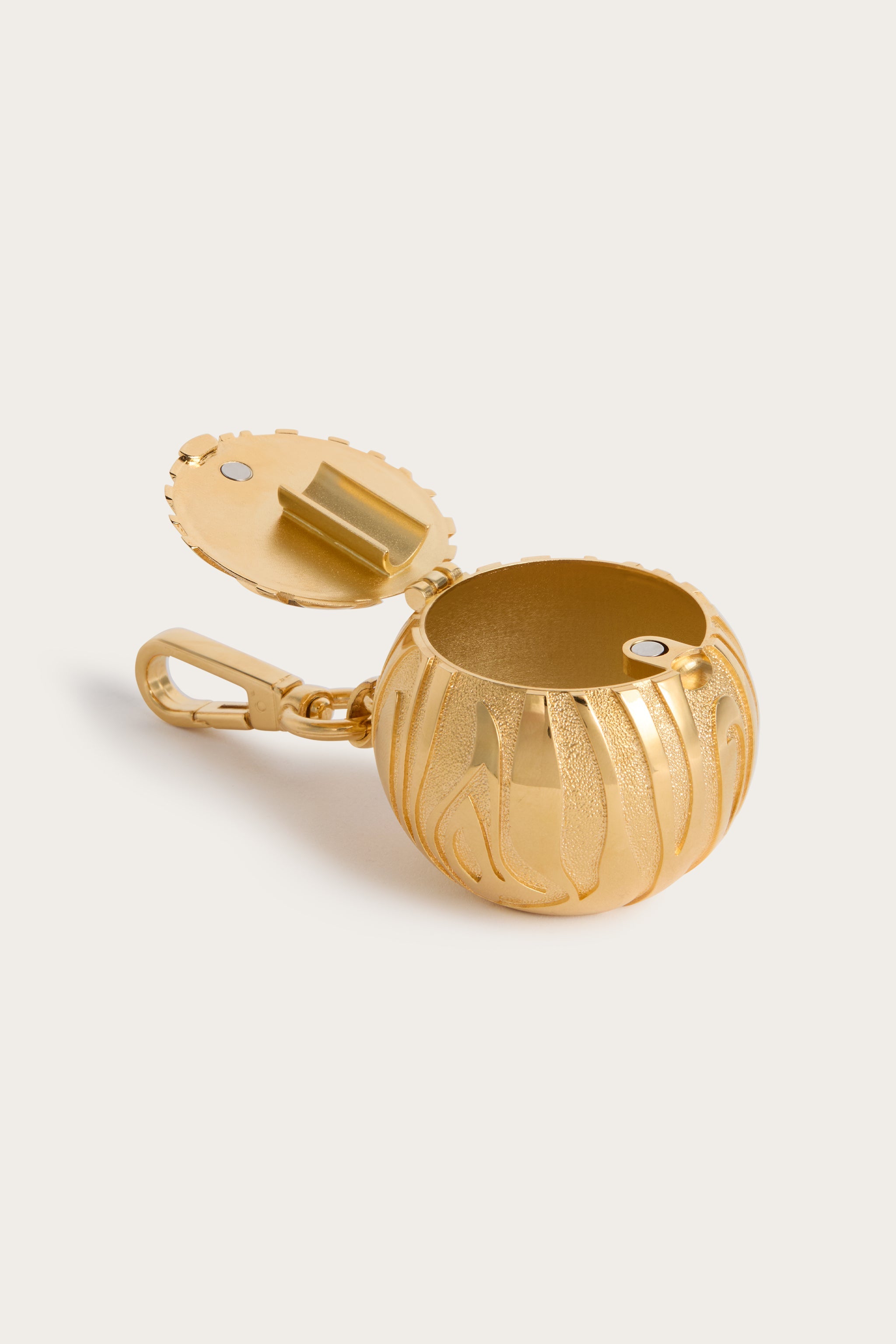 Ashtray Keychain – PUCCI