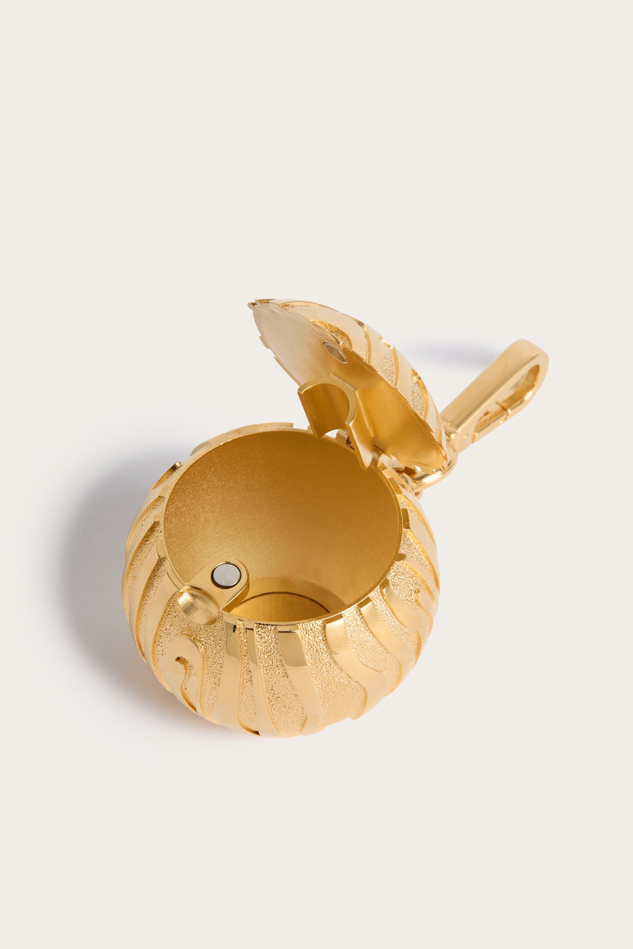 Ashtray Keychain – PUCCI