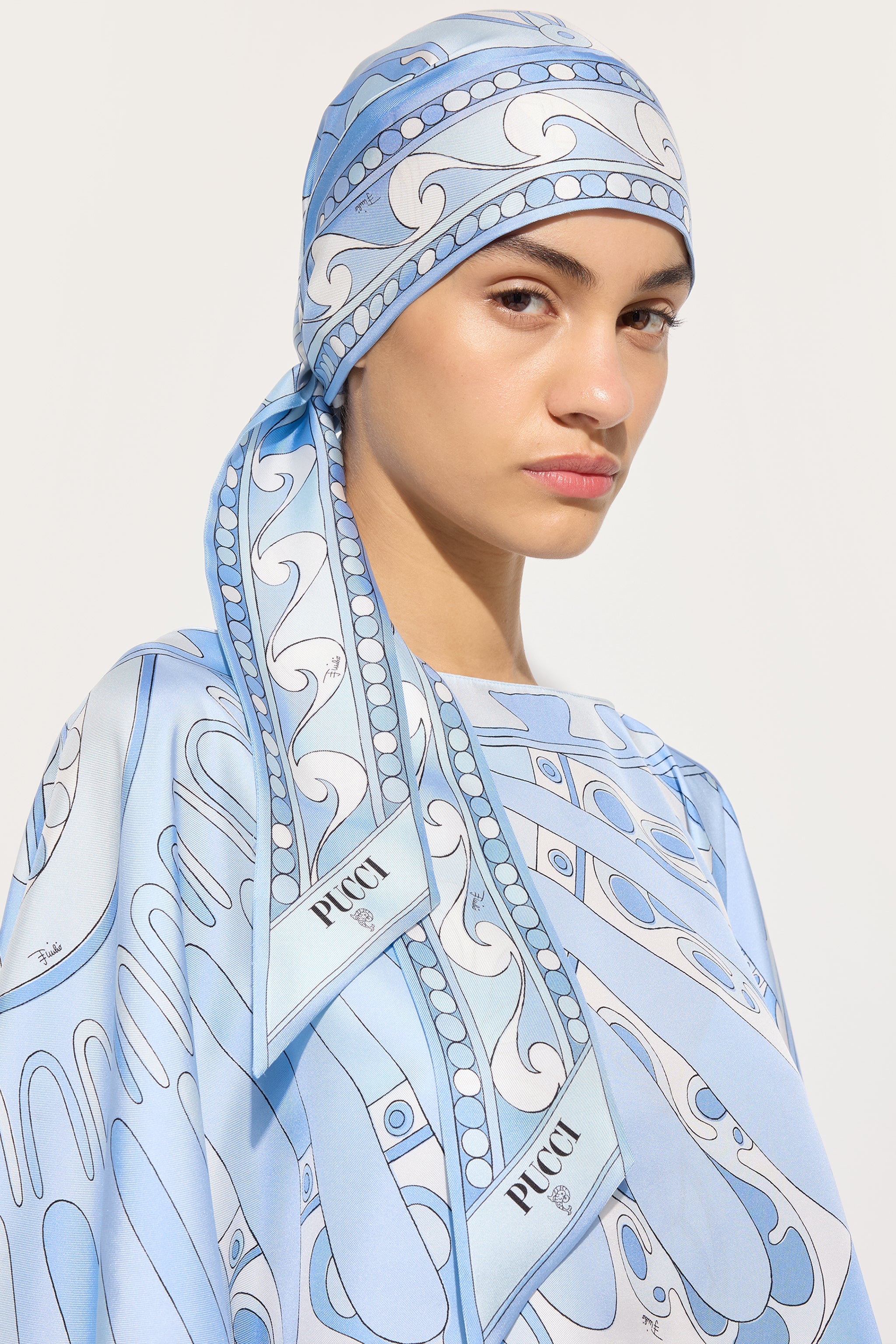 Orchidee Print Silk Triangle Scarf – PUCCI Online Store