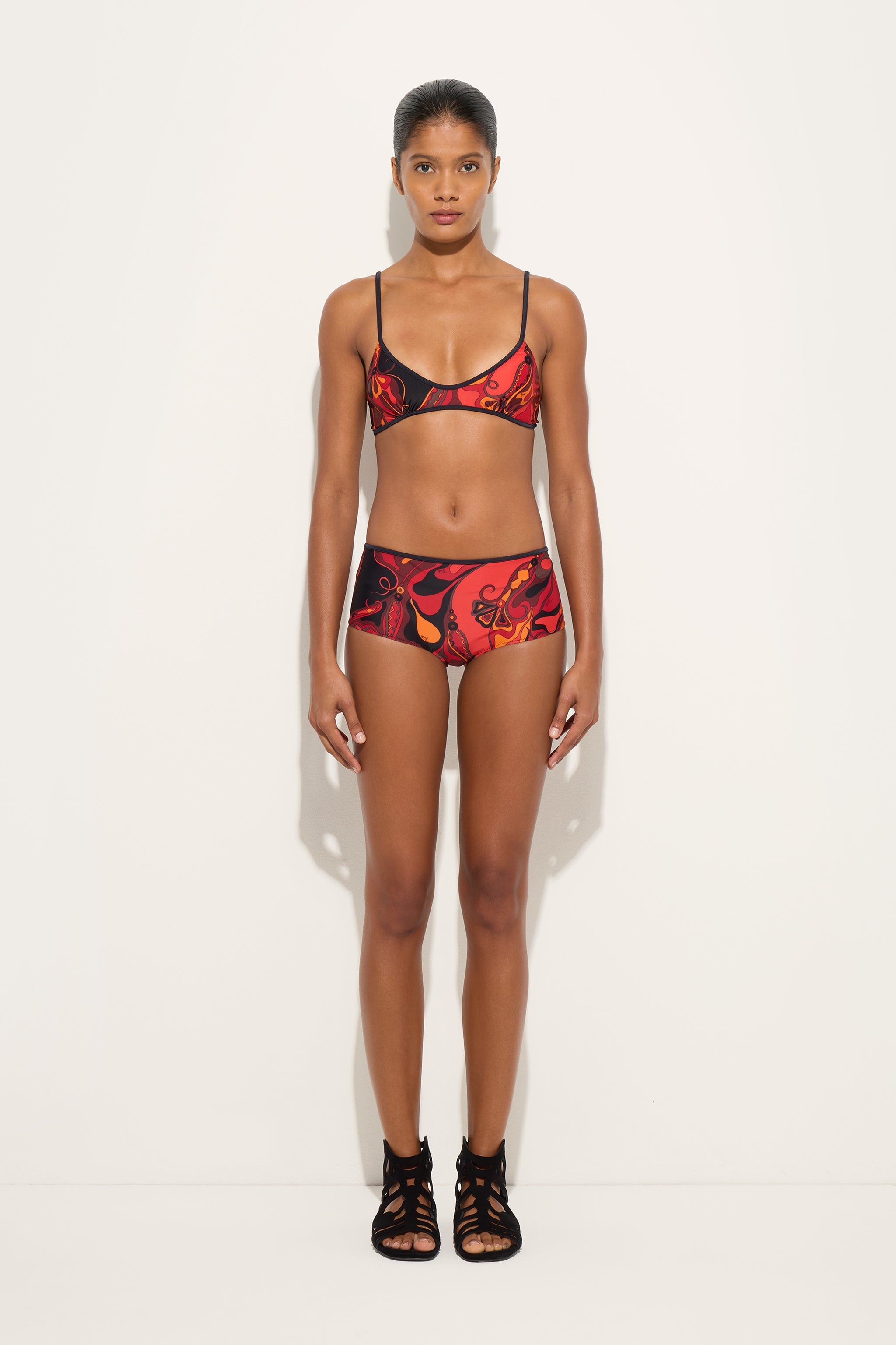 Bathing suits: printed bikinis and swimwear for women