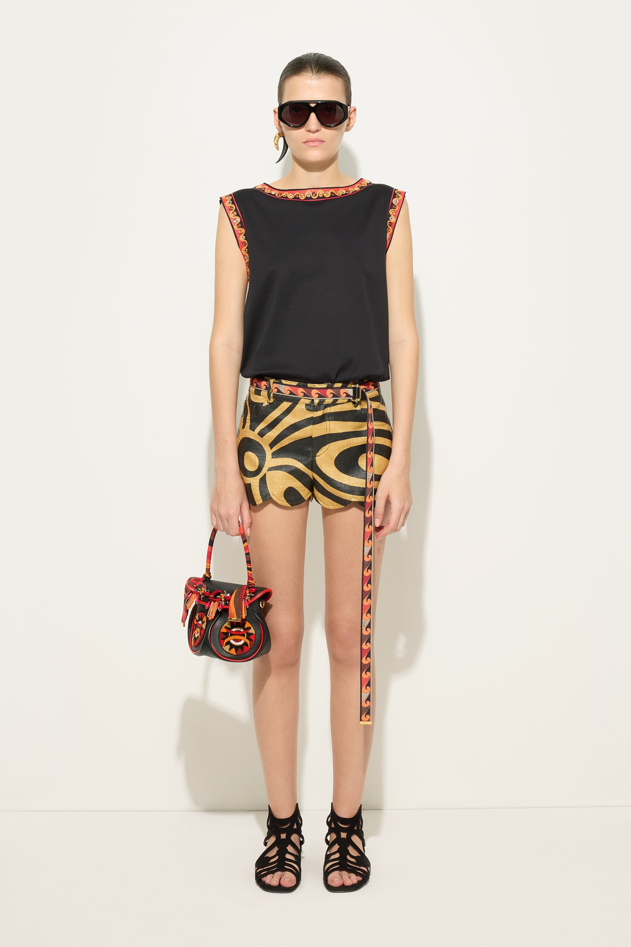 T-shirt for women – colourful contemporary styles