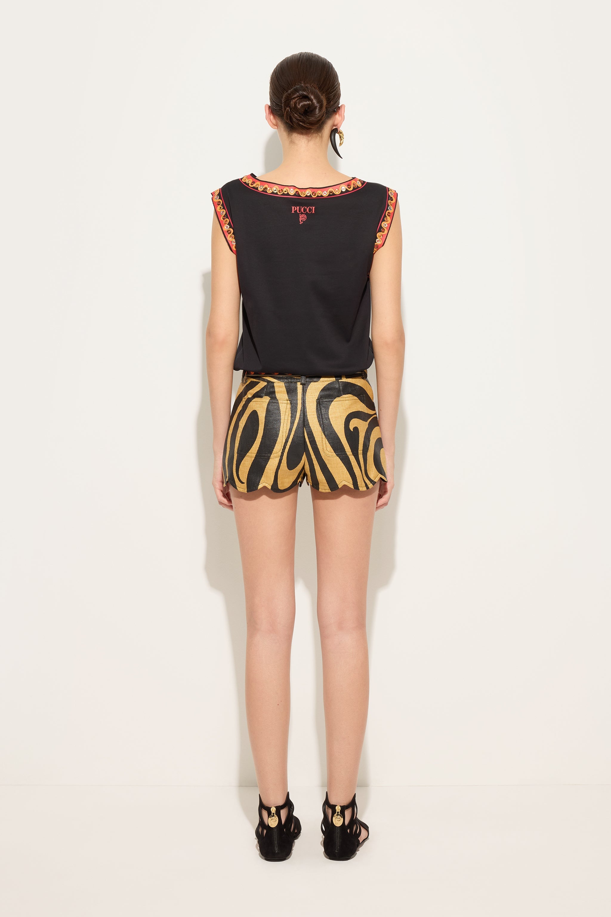 T-shirt for women – colourful contemporary styles