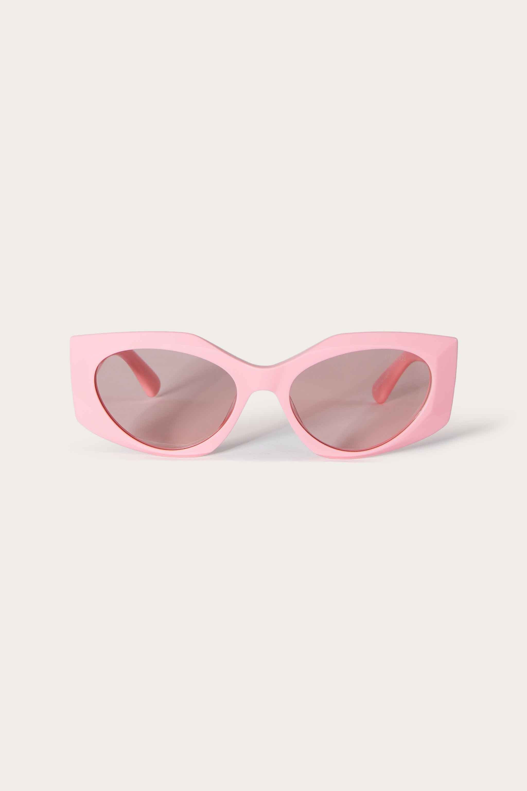 189,351 Pink Sunglasses Images, Stock Photos, 3D objects, & Vectors |  Shutterstock